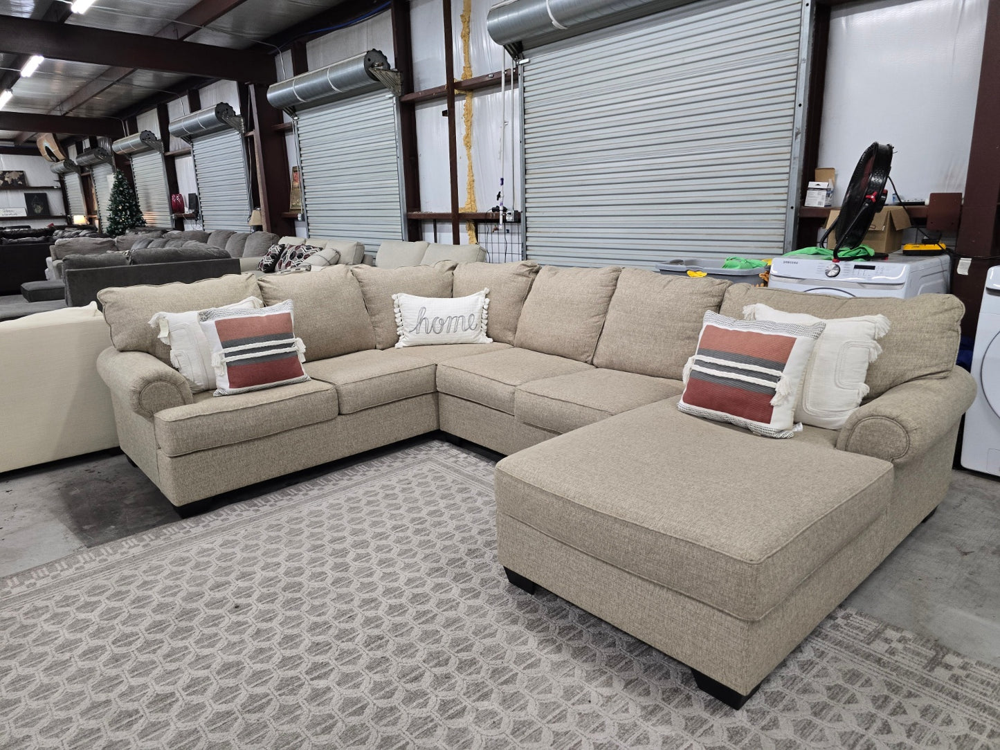 Beautiful Beige Sectional Couch   🚛 CAN DELIVER TODAY 🚚