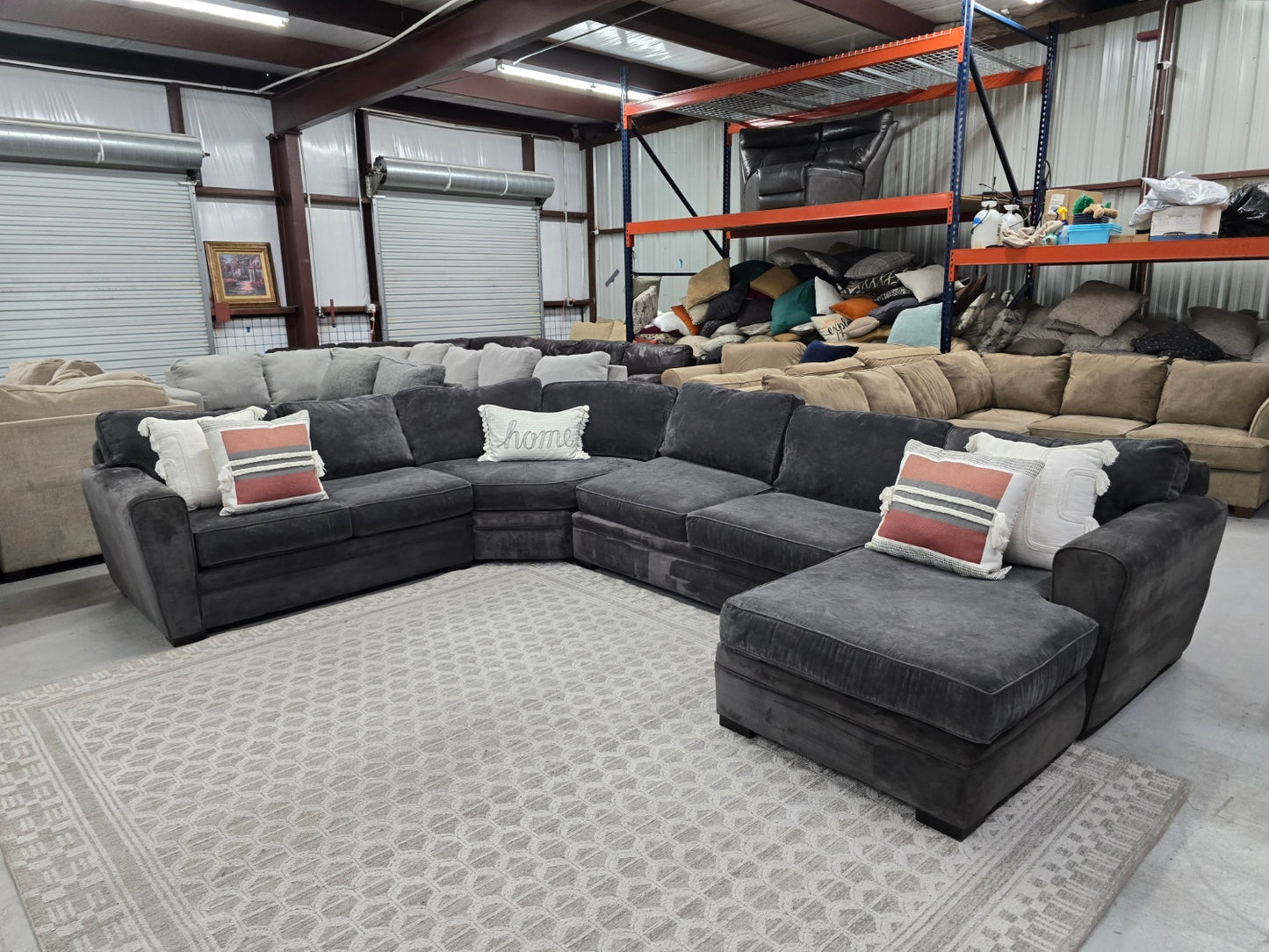 Havertys gray Sectional With Chase 🚛 FAST SAME DAY DELIVERY! 🚚