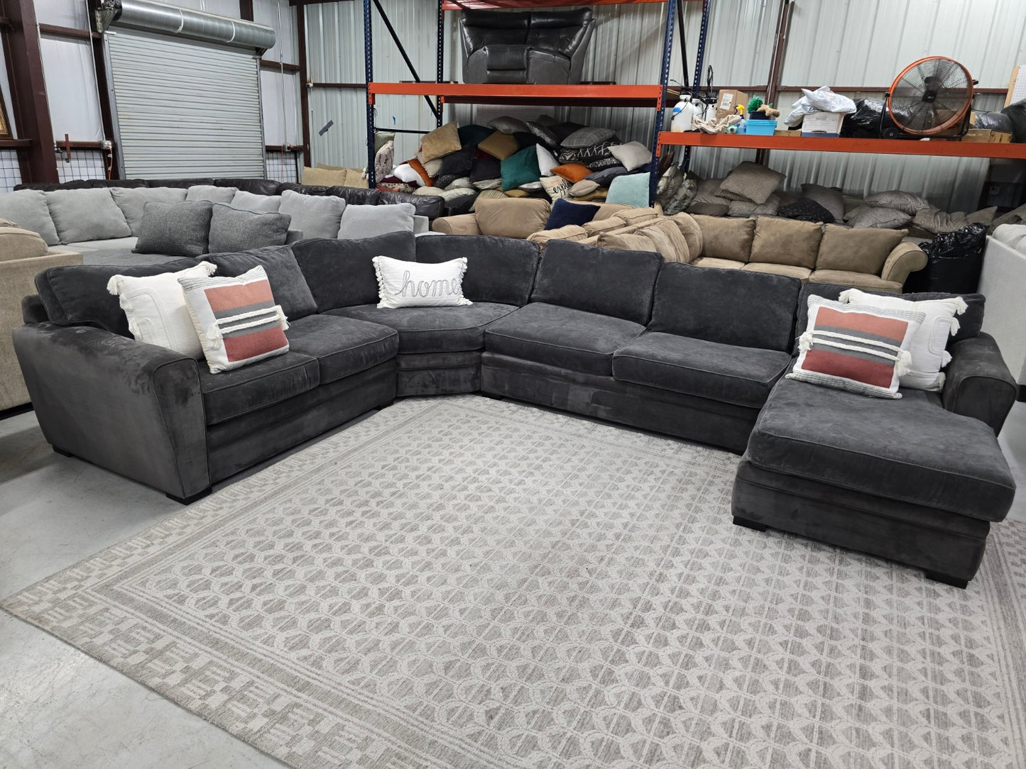 Havertys gray Sectional With Chase 🚛 FAST SAME DAY DELIVERY! 🚚