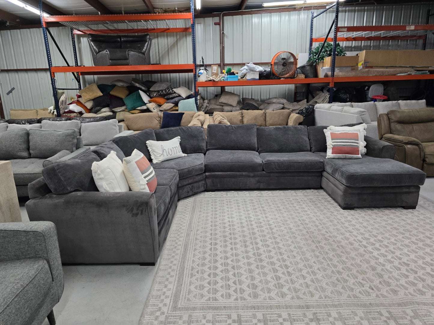 Havertys gray Sectional With Chase 🚛 FAST SAME DAY DELIVERY! 🚚
