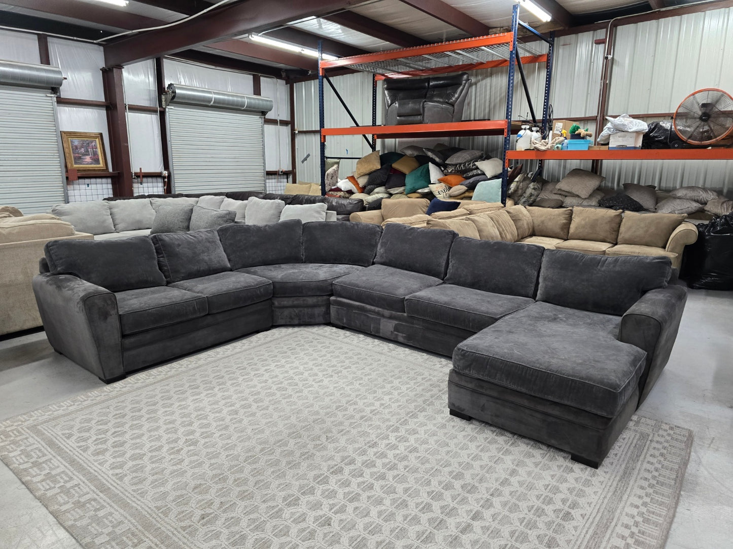 Havertys gray Sectional With Chase 🚛 FAST SAME DAY DELIVERY! 🚚