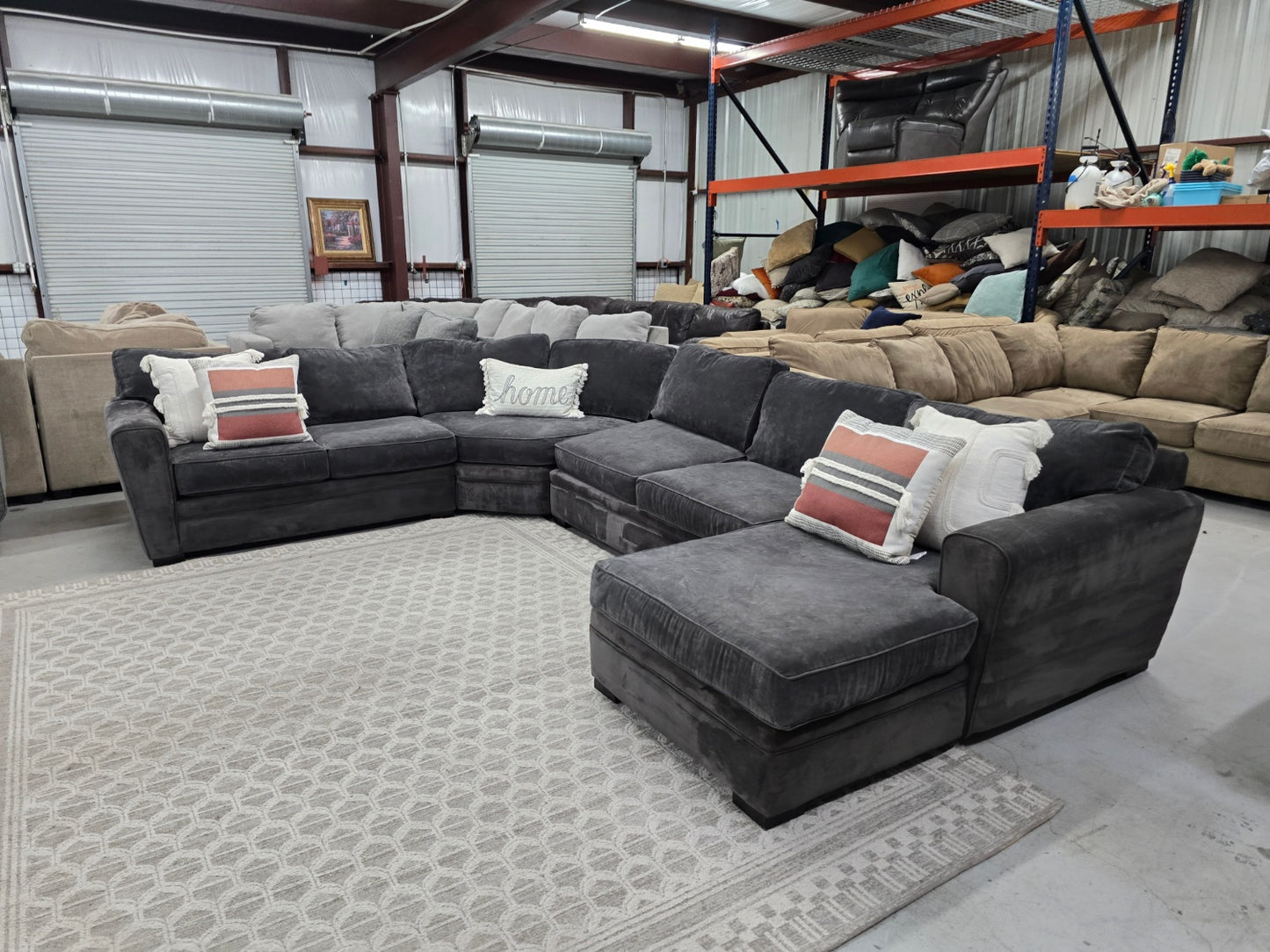Havertys gray Sectional With Chase 🚛 FAST SAME DAY DELIVERY! 🚚