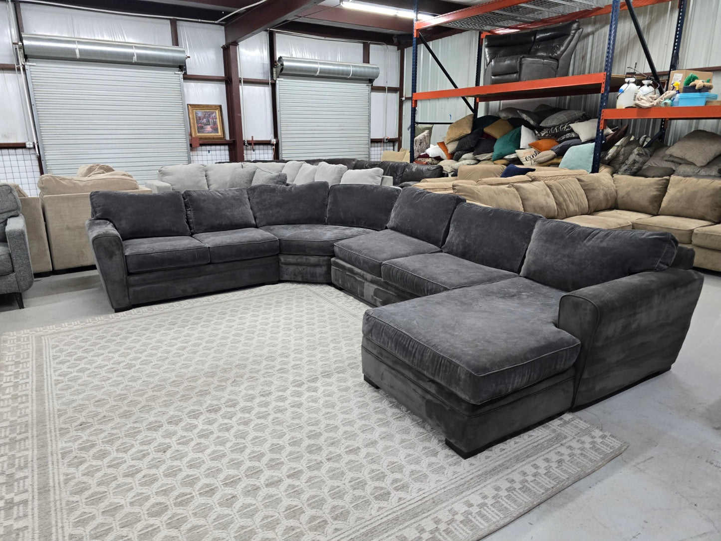 Havertys gray Sectional With Chase 🚛 FAST SAME DAY DELIVERY! 🚚