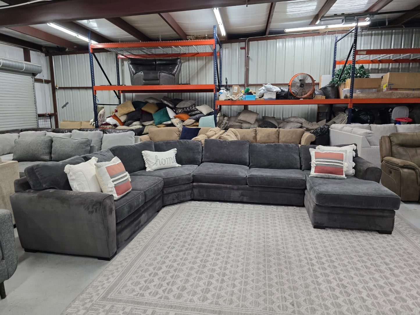 Havertys gray Sectional With Chase 🚛 FAST SAME DAY DELIVERY! 🚚