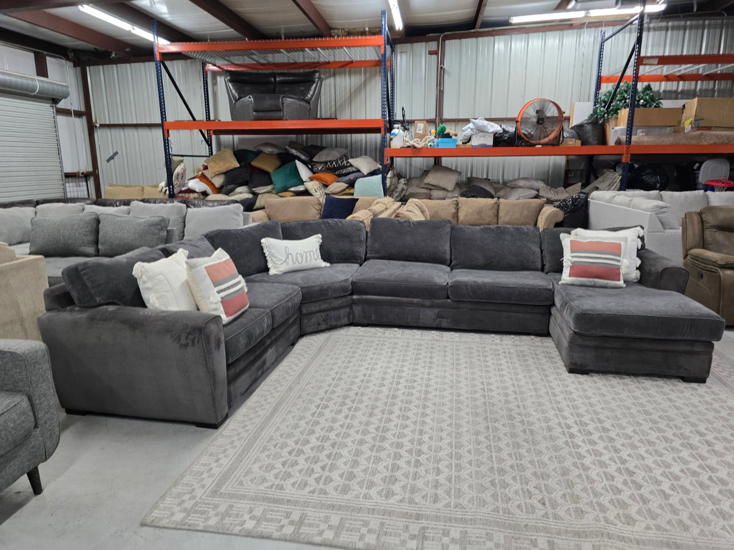 Havertys gray Sectional With Chase 🚛 FAST SAME DAY DELIVERY! 🚚