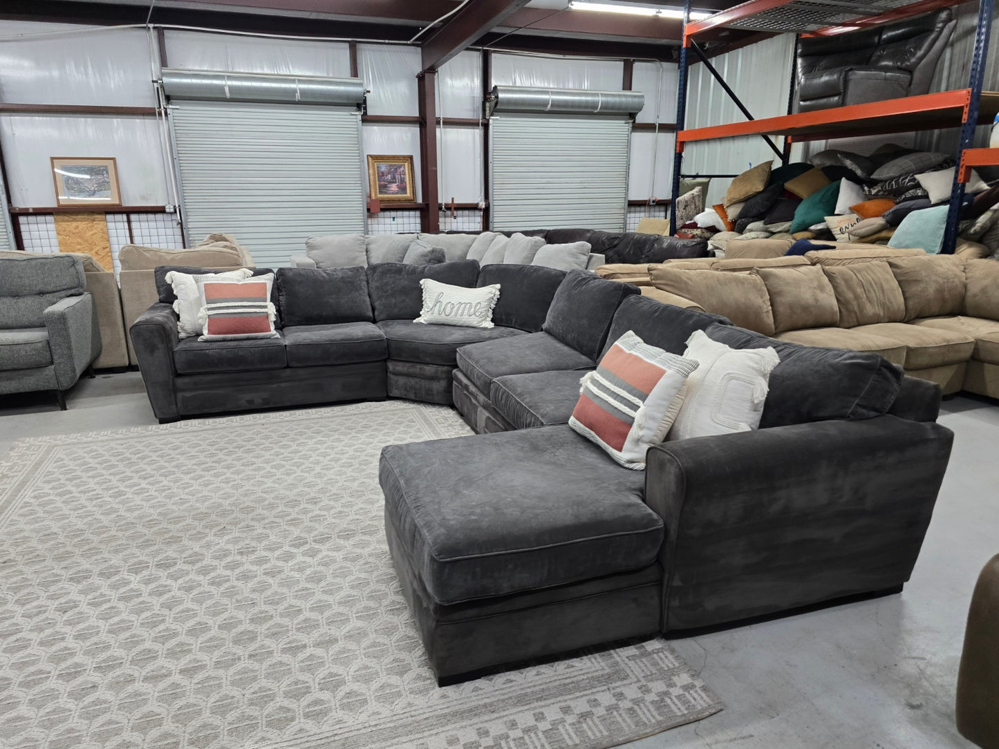 Havertys gray Sectional With Chase 🚛 FAST SAME DAY DELIVERY! 🚚