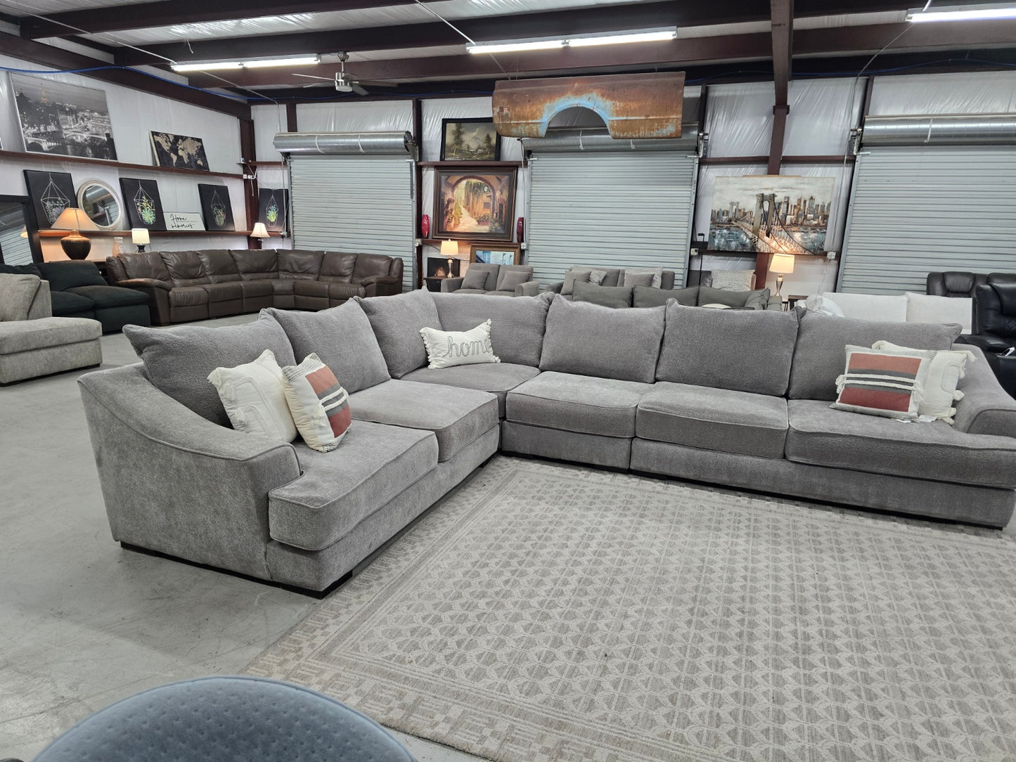 Oversized Gray Sectional Couch with Deep seats & comes w/ottoman 🚛 FAST SAME DAY DELIVERY! 🚚