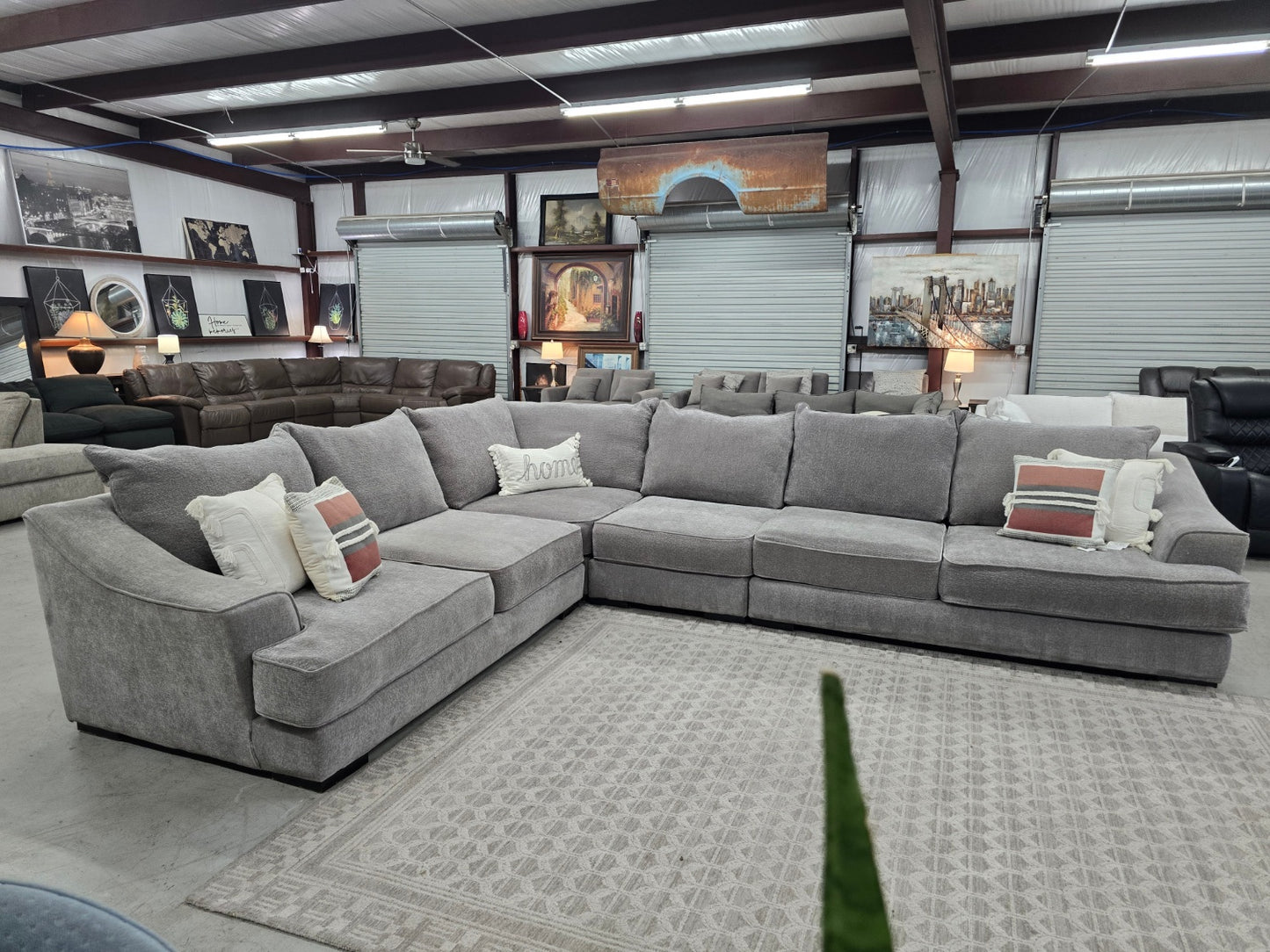 Oversized Gray Sectional Couch with Deep seats & comes w/ottoman 🚛 FAST SAME DAY DELIVERY! 🚚