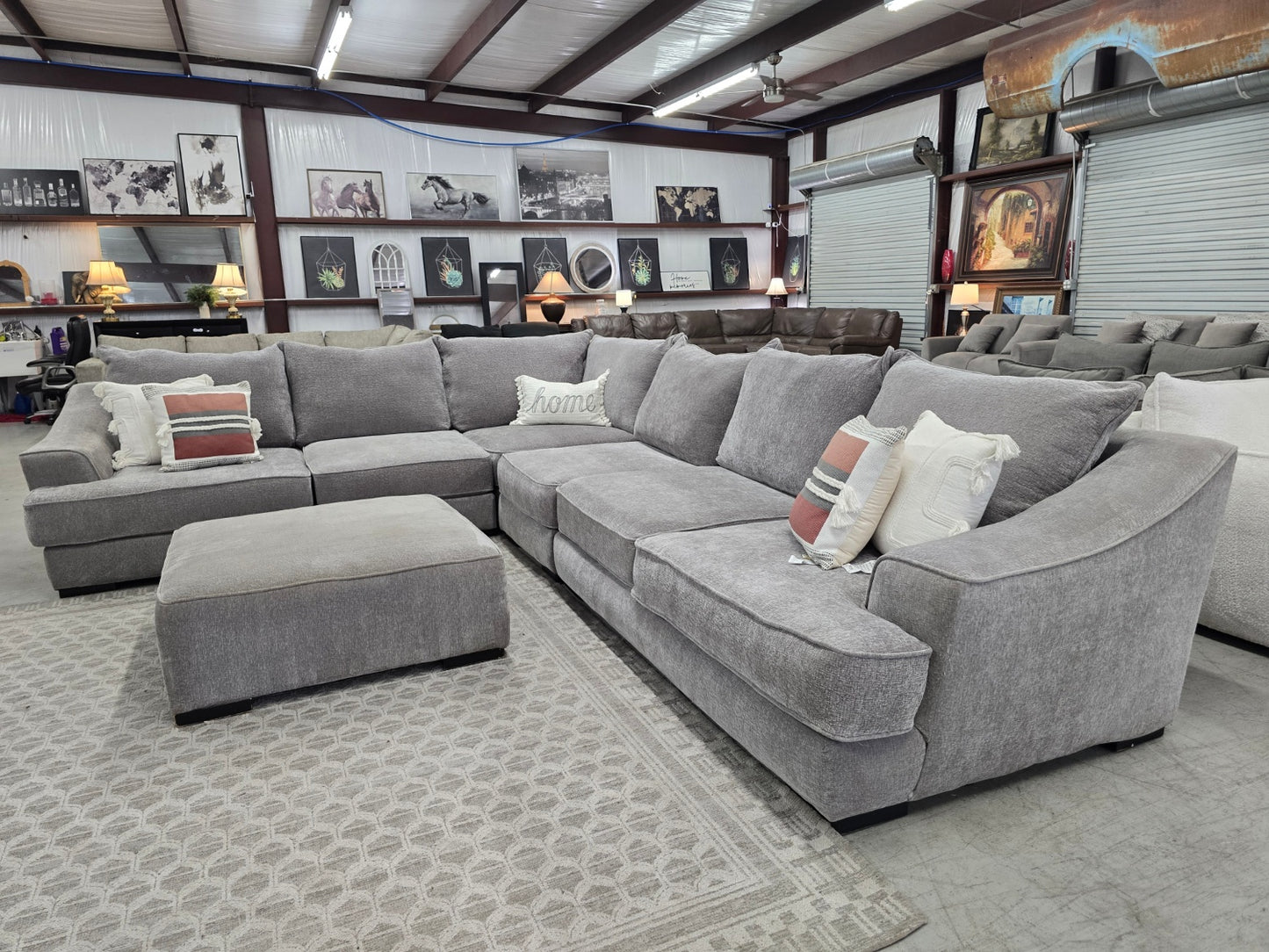 Oversized Gray Sectional Couch with Deep seats & comes w/ottoman 🚛 FAST SAME DAY DELIVERY! 🚚