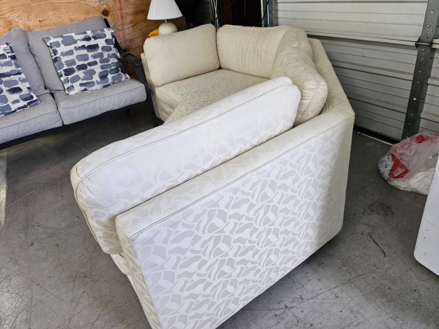 Mid Century Modern Couch  🚛 GET IT DELIVERED TODAY! 🚚