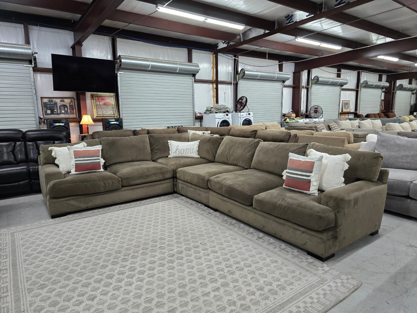 Comfy brown sectional couch with 🚛 FAST SAME DAY DELIVERY! 🚚