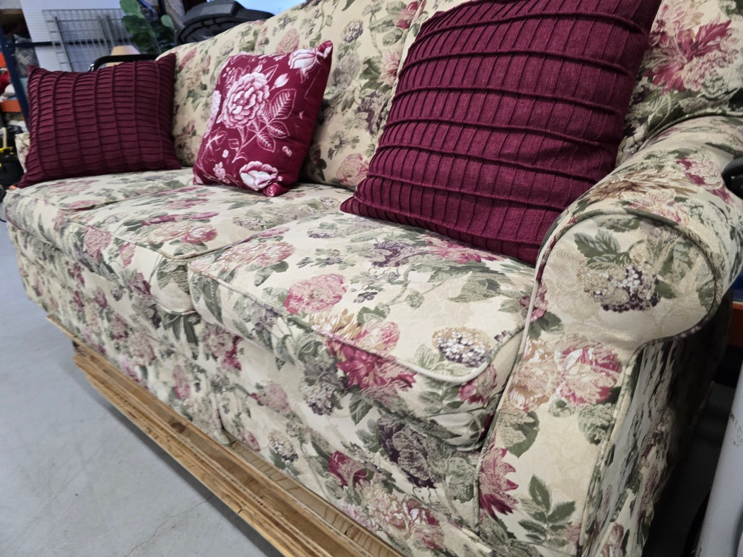 La-Z- Boy 3-Seater Couch (Get On The Early BLACK FRIDAY DEALS) 🚛 FAST SAME DAY DELIVERY! 🚚