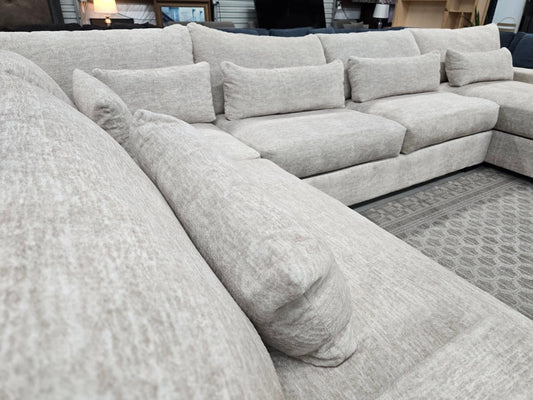 ✨ LIKE-NEW Oversized “Snuggle Down” 3-Piece Sectional – ZAFTIG PARCHMENT : (same day delivery) ✨
