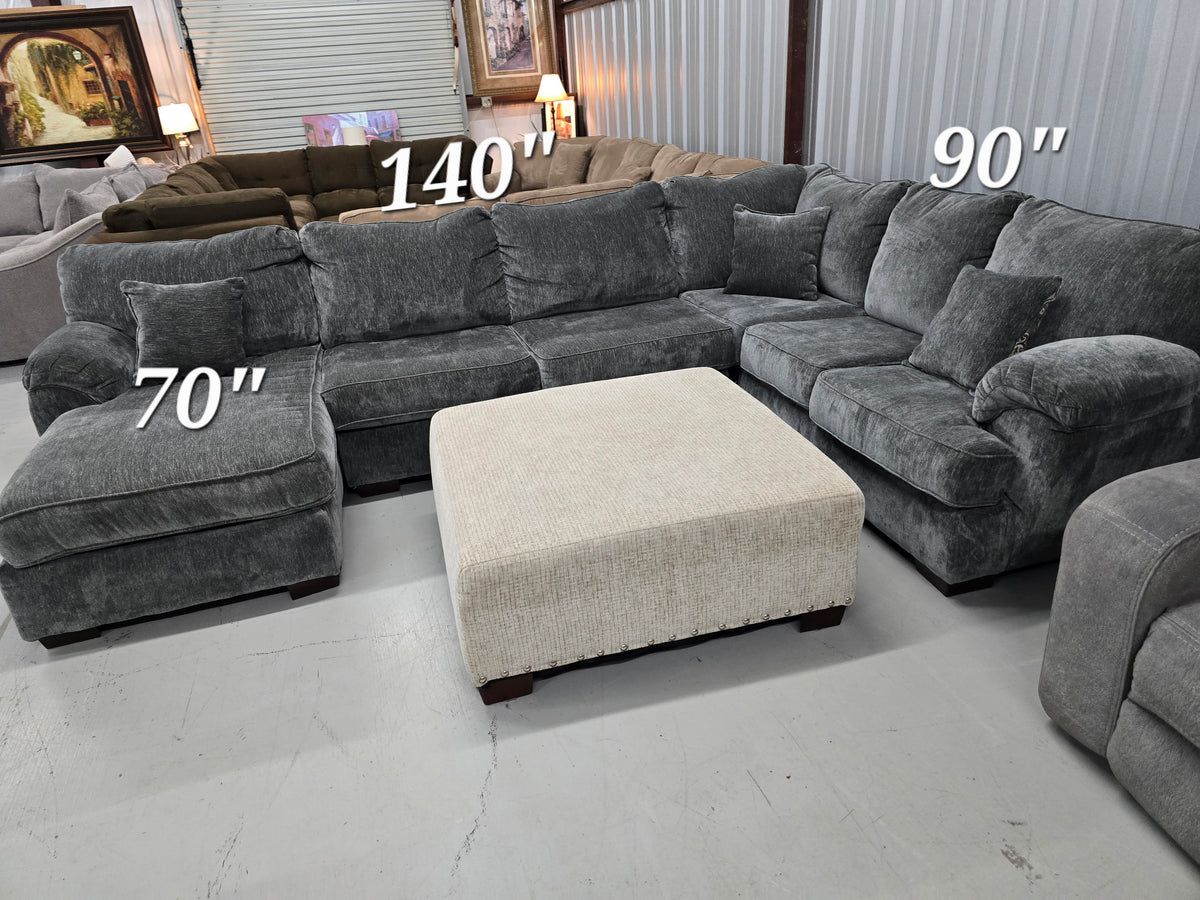 Cozy Gray U-Shaped Sectional Couch with Beige Ottoman - D103