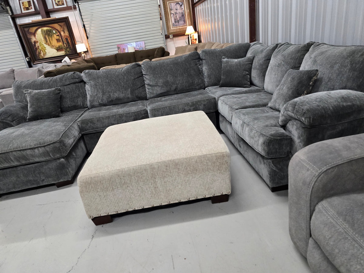 Cozy Gray U-Shaped Sectional Couch with Beige Ottoman - D103
