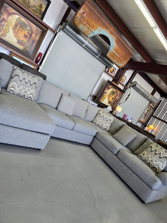 Bernhardt Large Gray U-Shaped Sectional Couch - D110