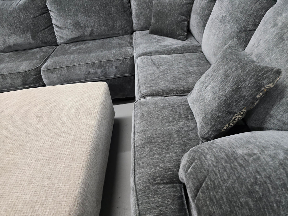 Cozy Gray U-Shaped Sectional Couch with Beige Ottoman - D103